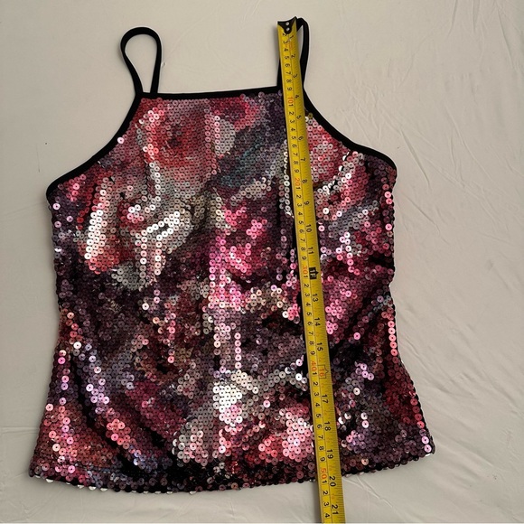 Express Y2K sequin crop top with hidden bralette and hook and eye back closure. - Picture 10 of 12